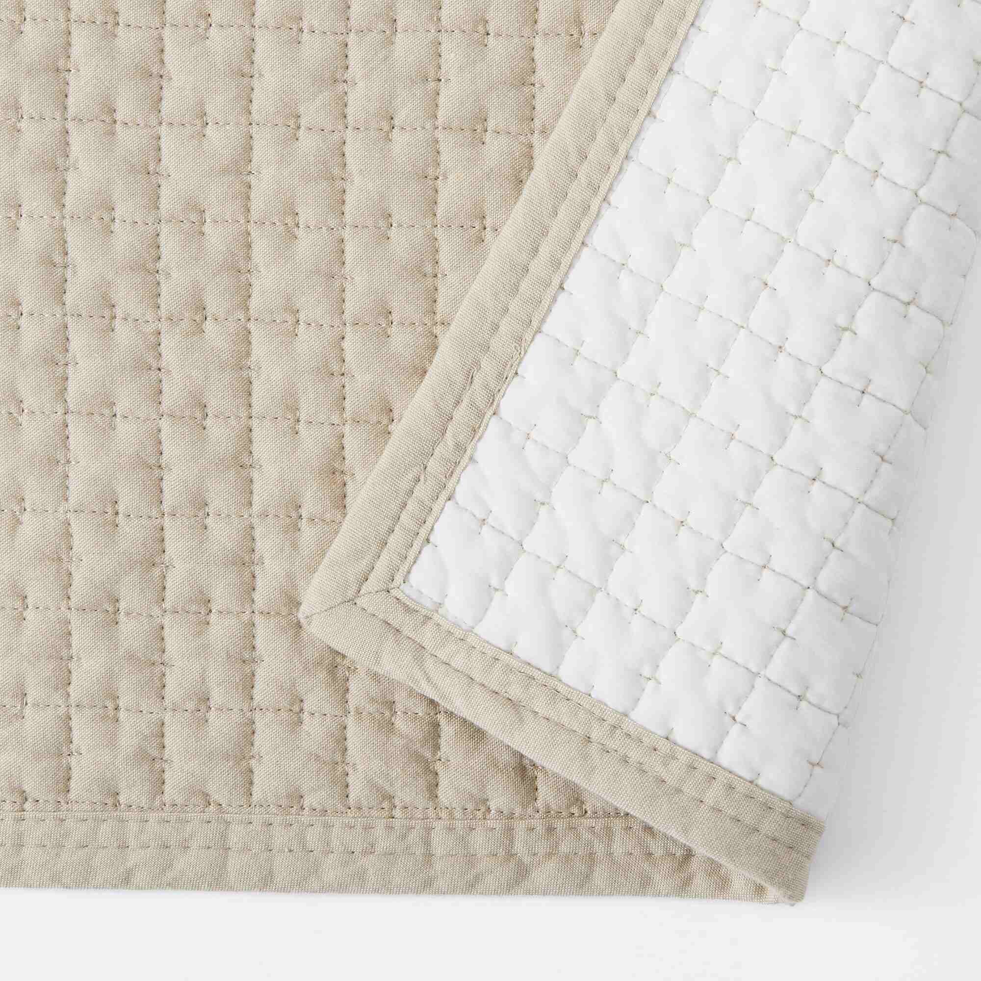 WASHED COTTON QUILTED RUG