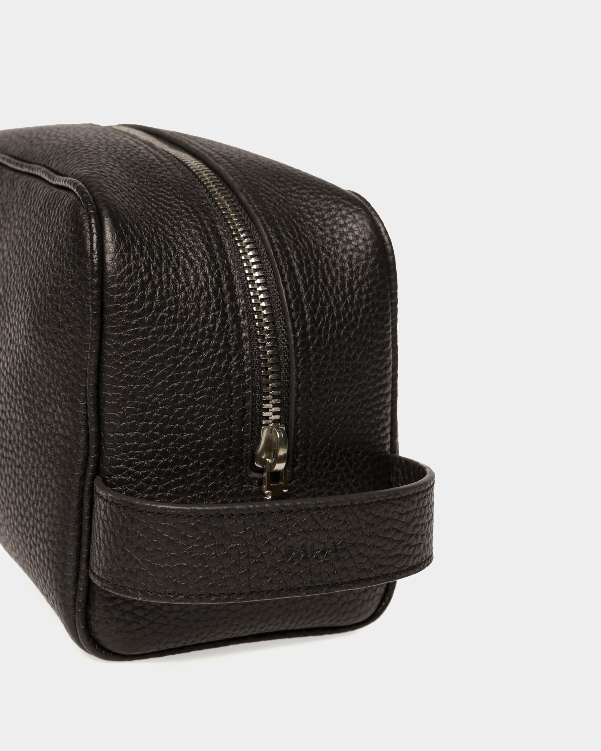 Ribbon Necessaire In Black Leather