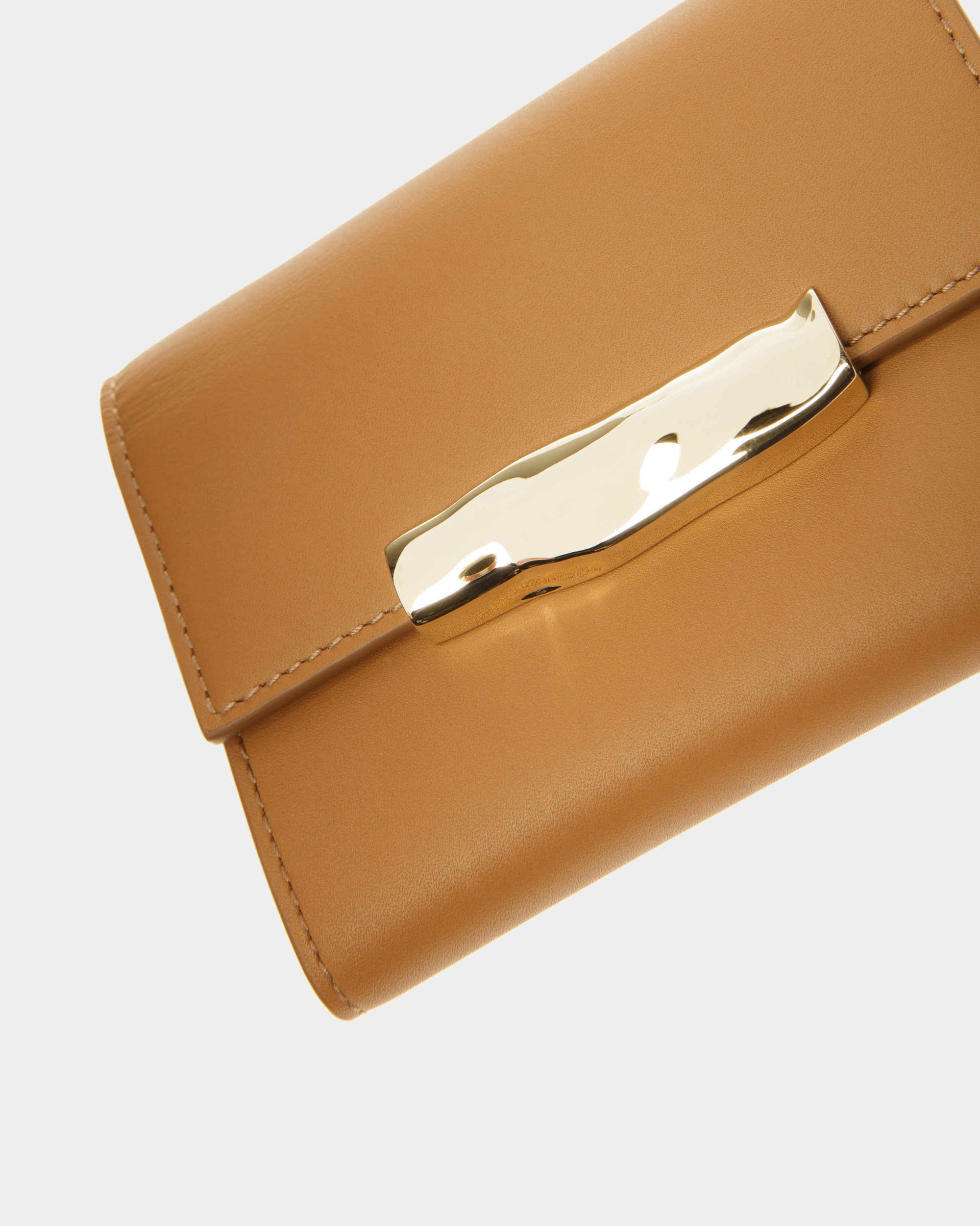 Baroque Wallet In Desert Leather