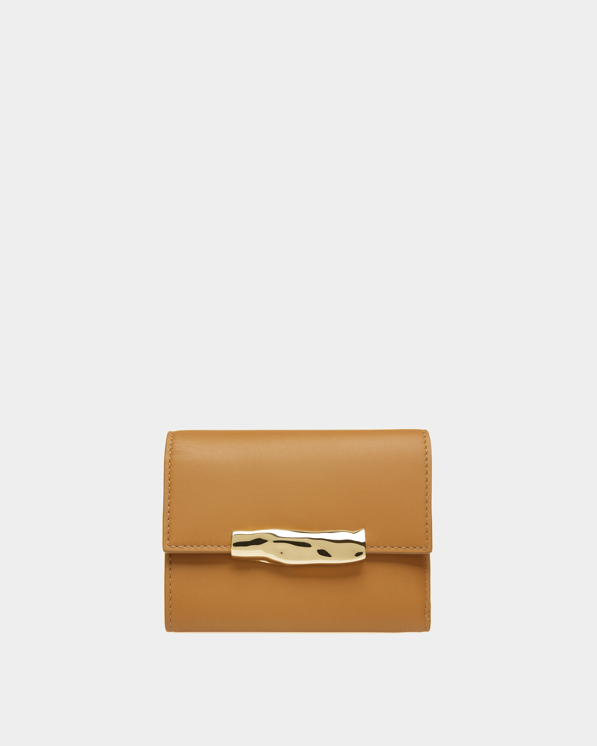 Baroque Wallet In Desert Leather