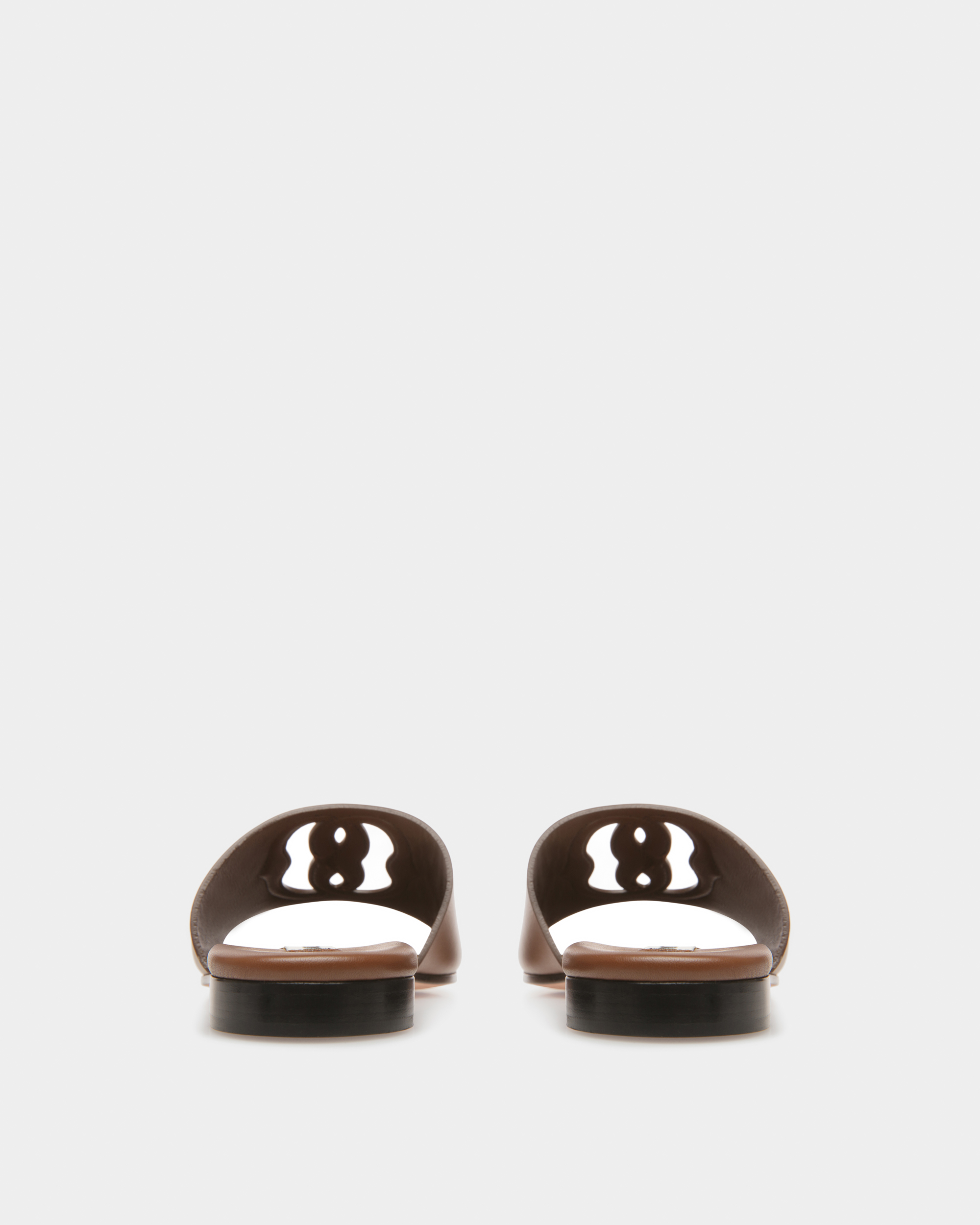 Goldie-W Leather Flat Sandals