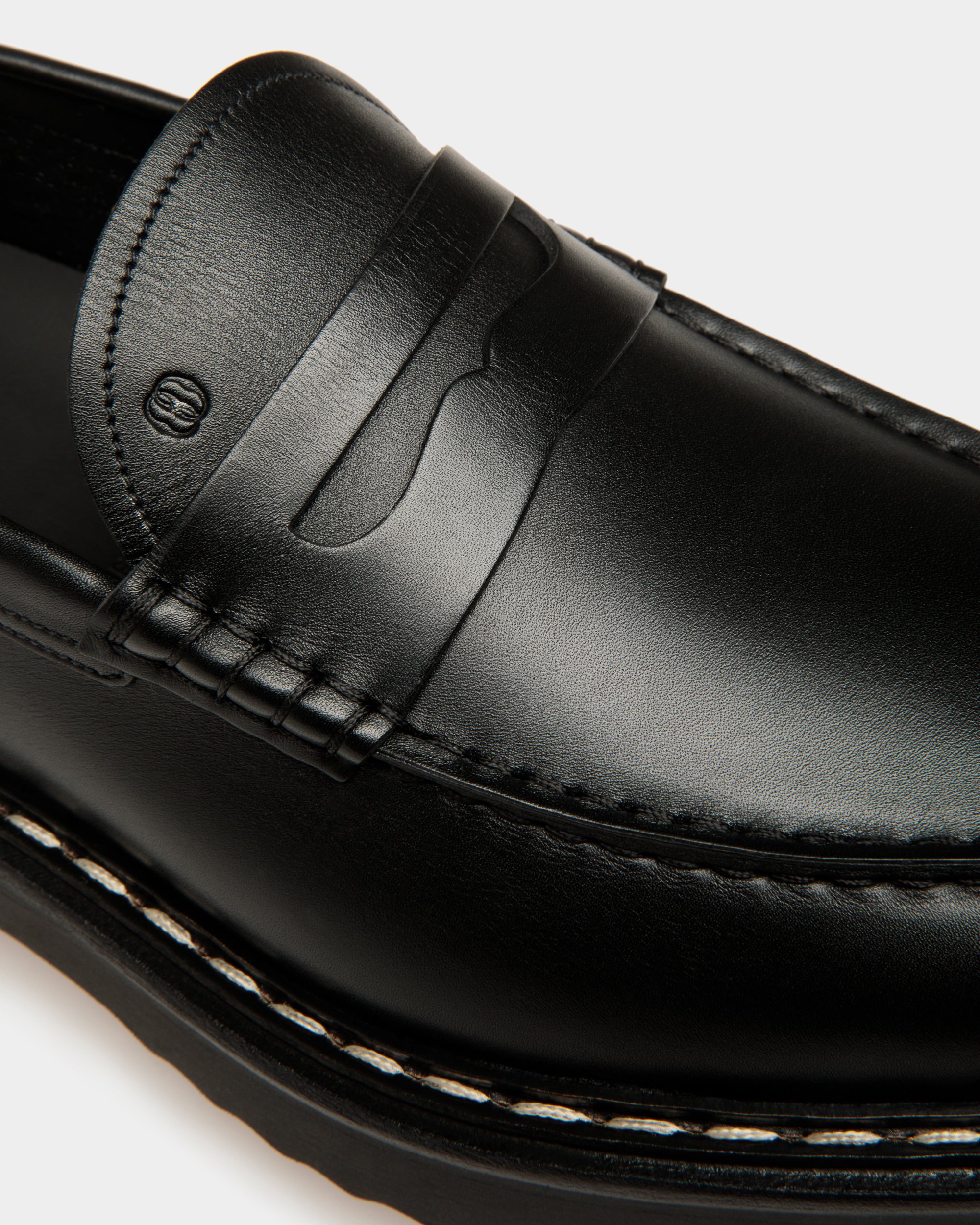 Necko Leather Loafers