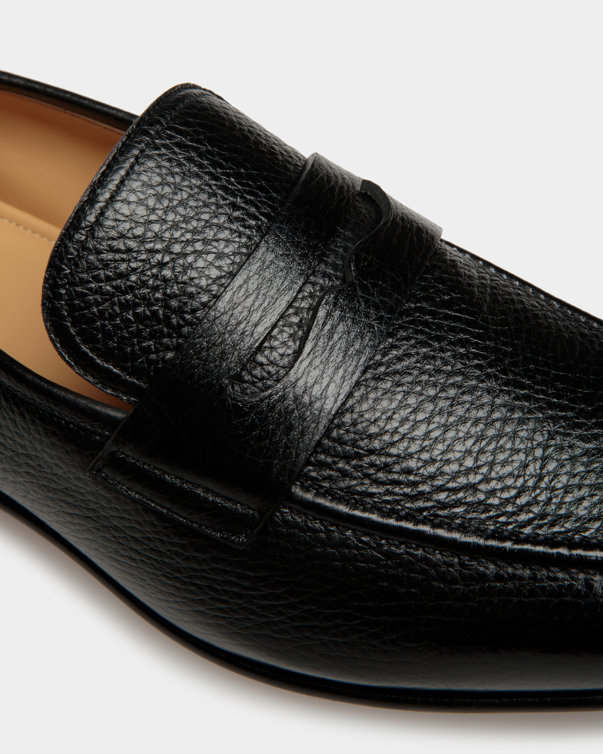 Saix Leather Loafers
