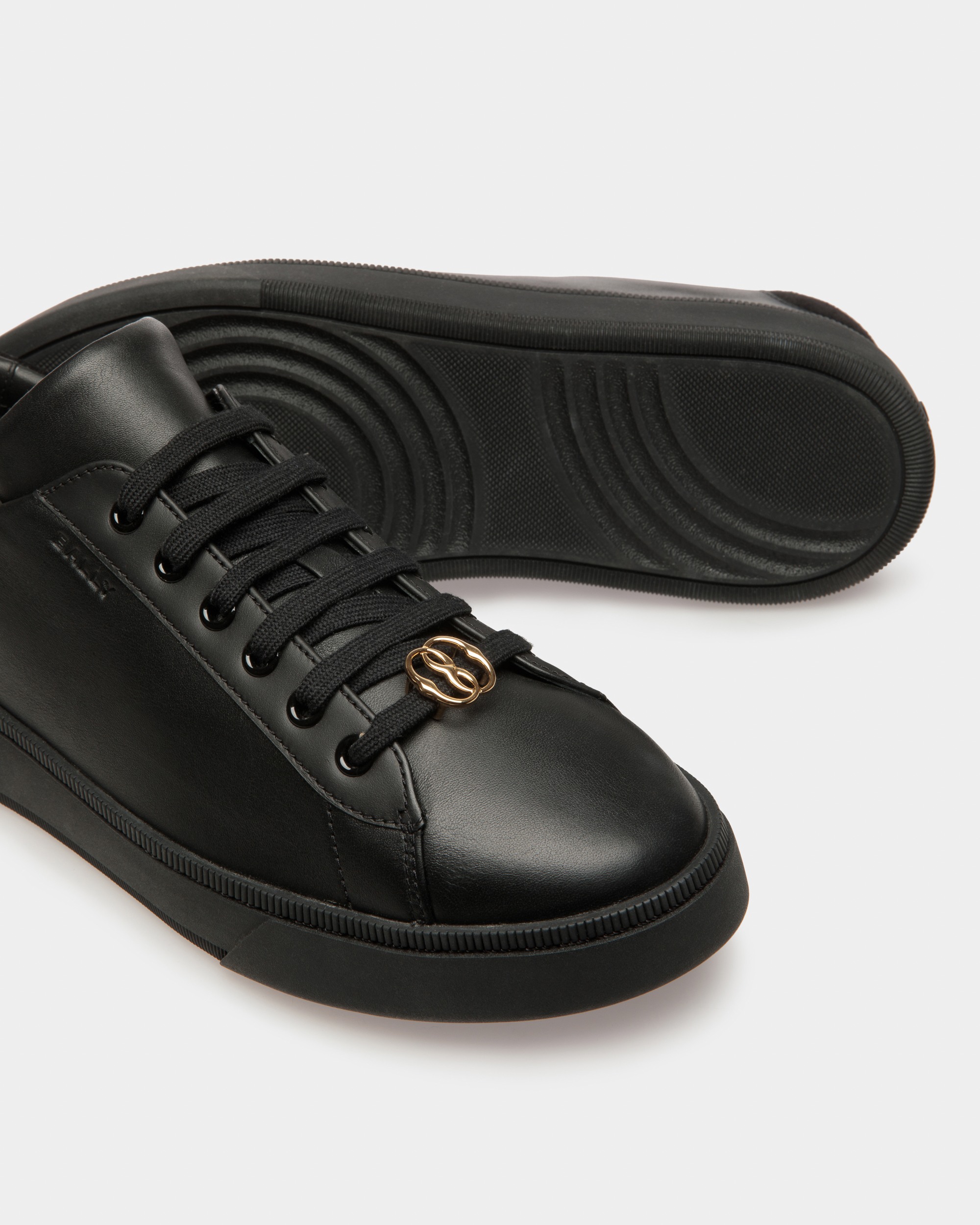 Ryver Leather Sneakers