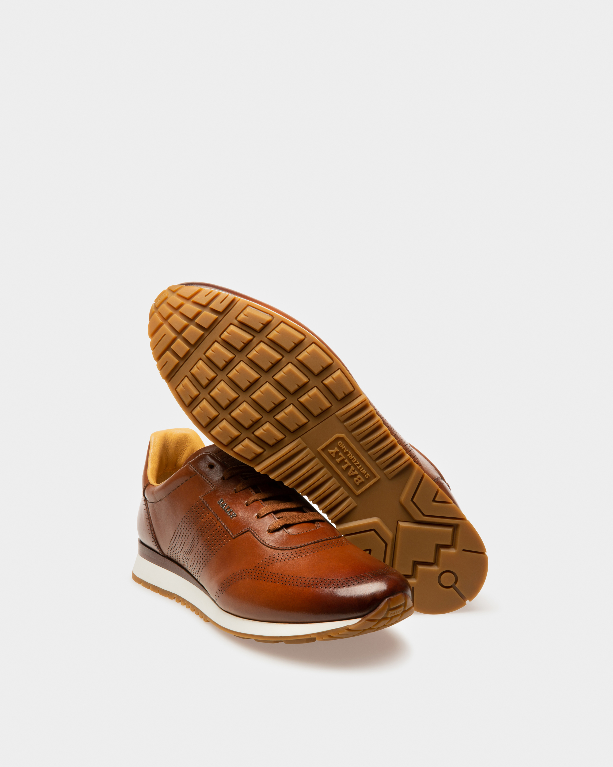 Asken-Fo Leather Sneakers