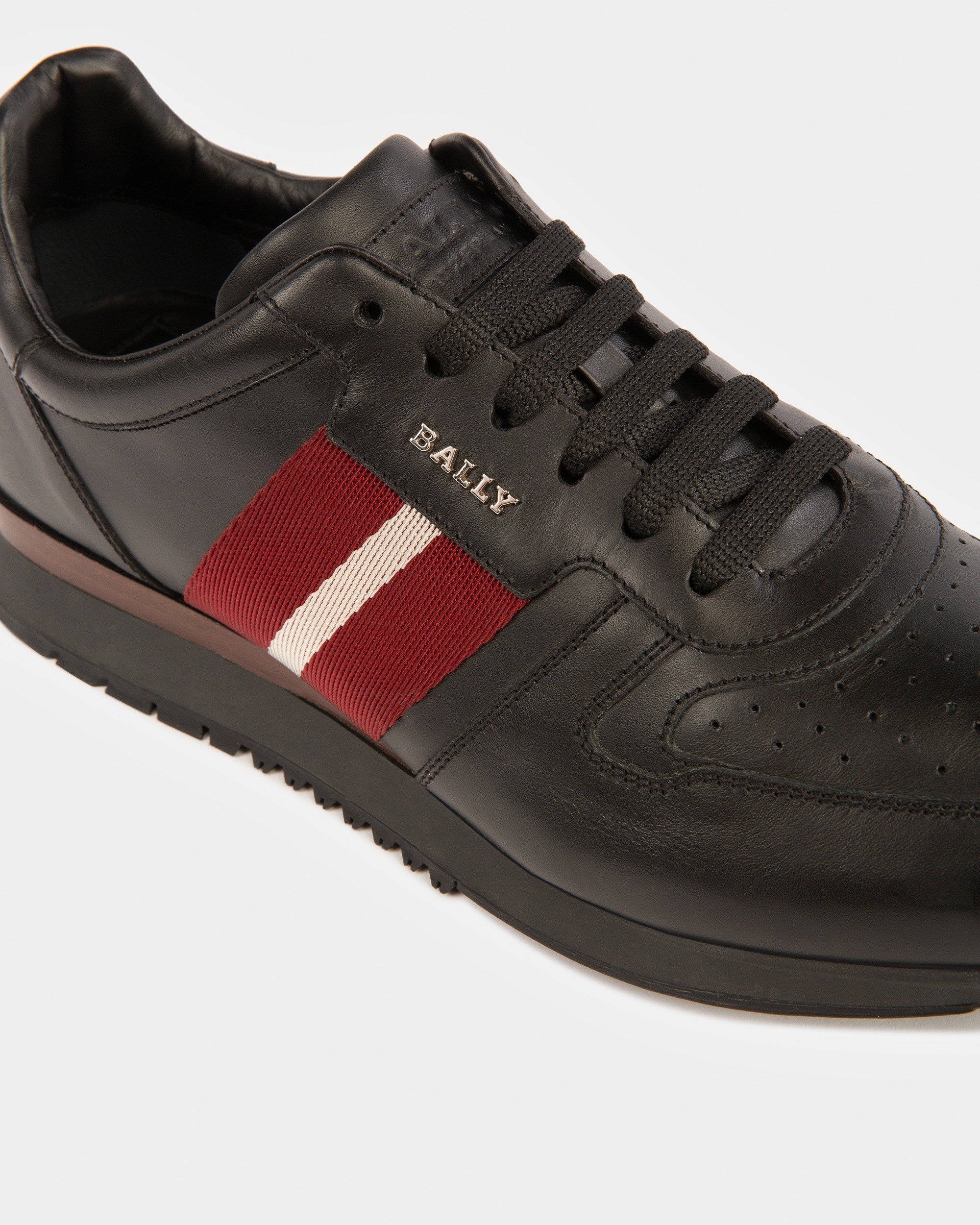 Astel-Fo Leather Sneakers