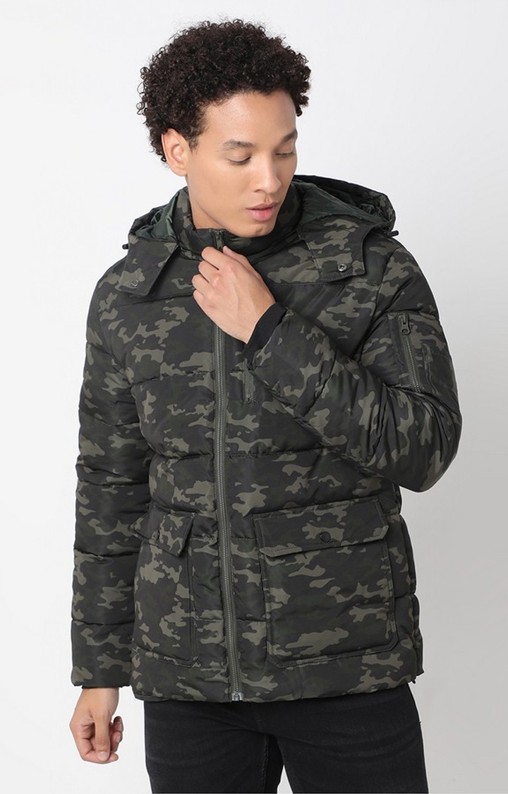 Regular Fit Full Sleeve Hooded Neck Camouflage Polyester Jacket