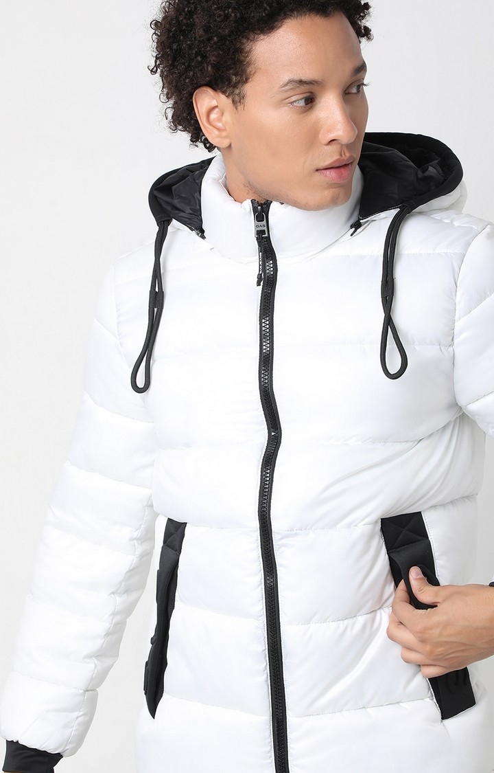 Regular Fit Full Sleeve Hooded Neck Solid Nylon Jacket