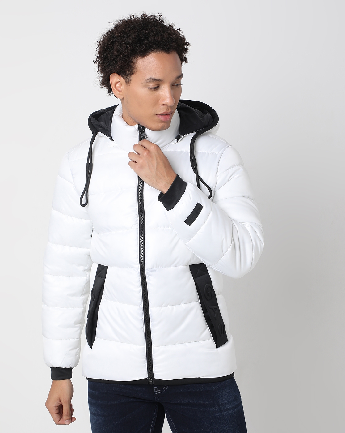GAS | Regular Fit Full Sleeve Hooded Neck Solid Nylon Jacket