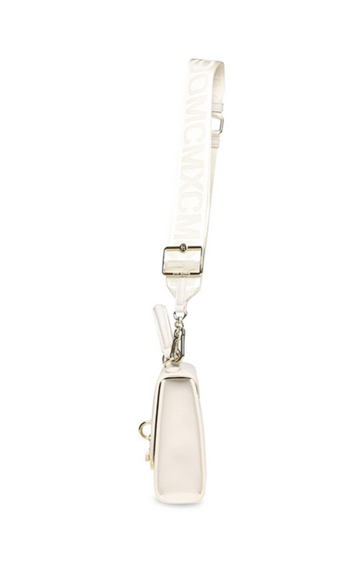 Btucca White Handbags