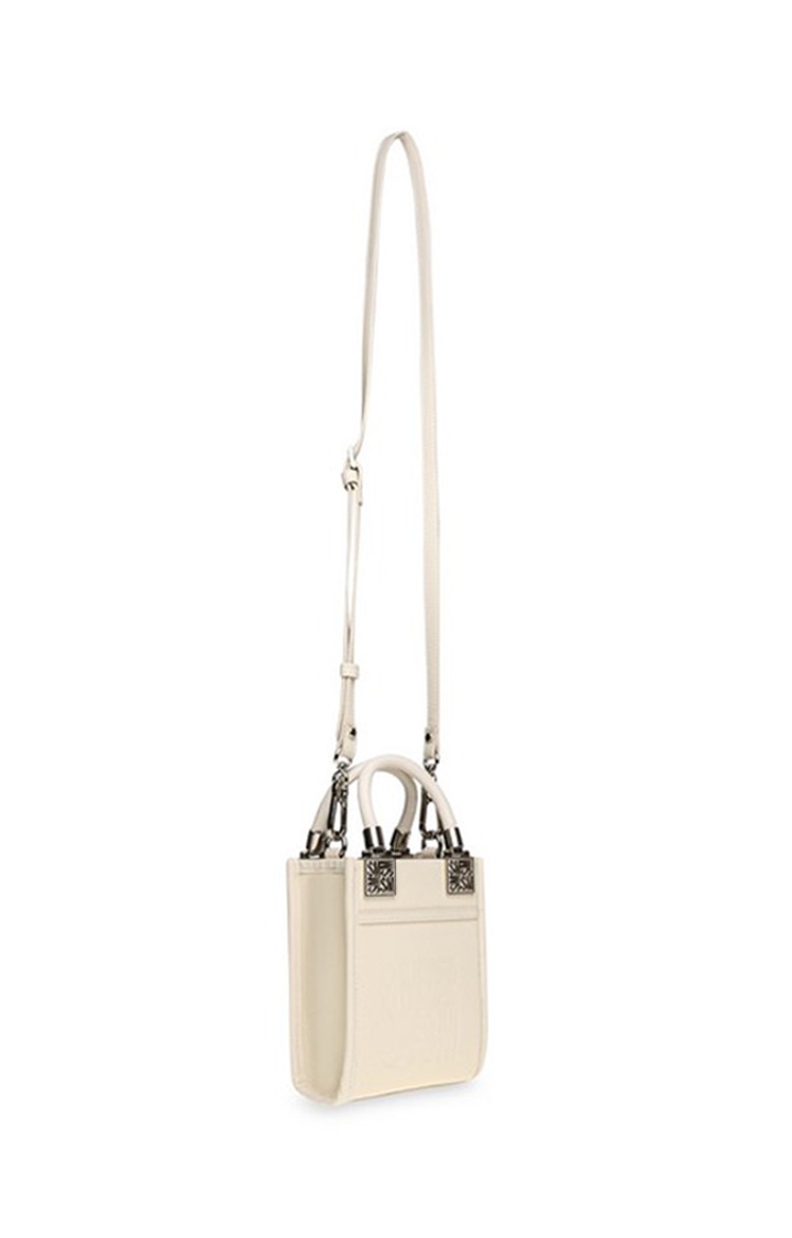 Bwealth White Handbags