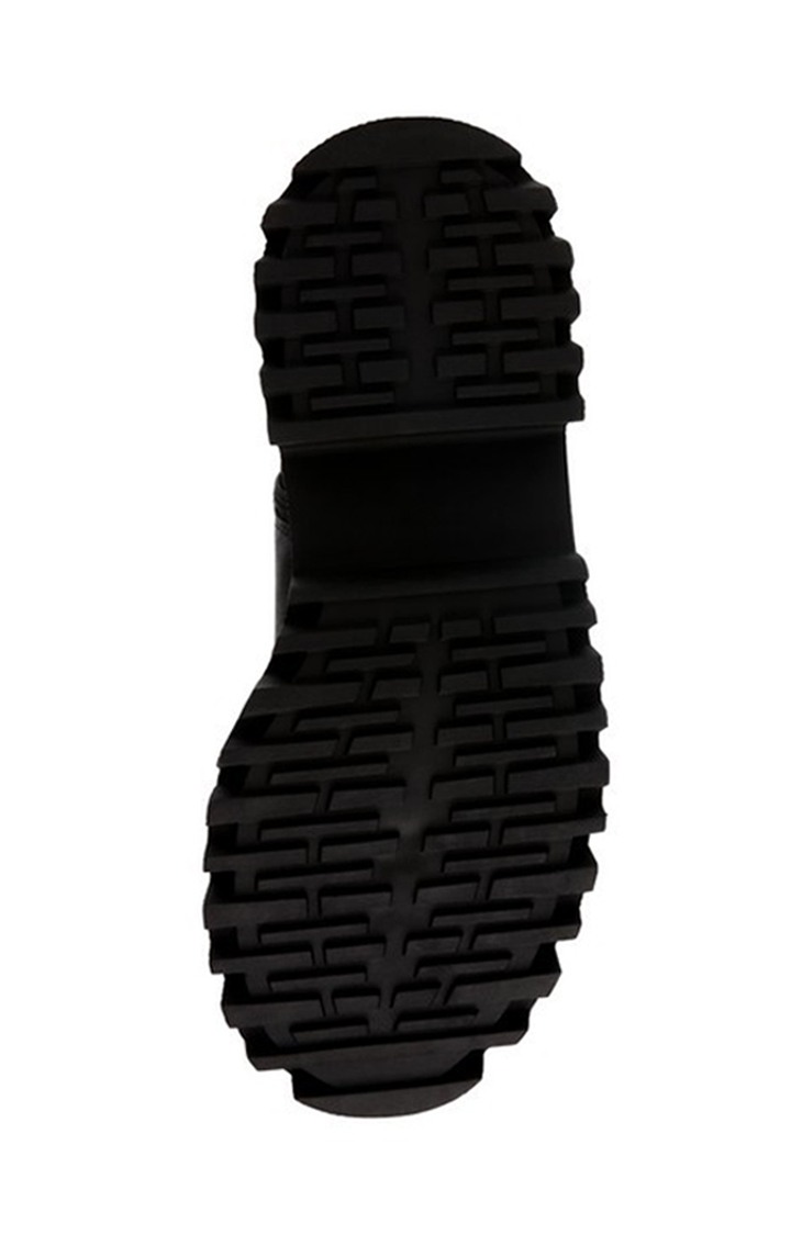 Over-Ride Black Boots