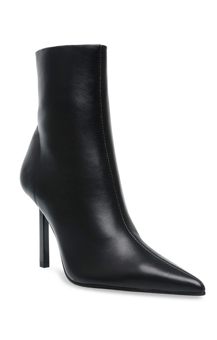 Iyanna Black Boots