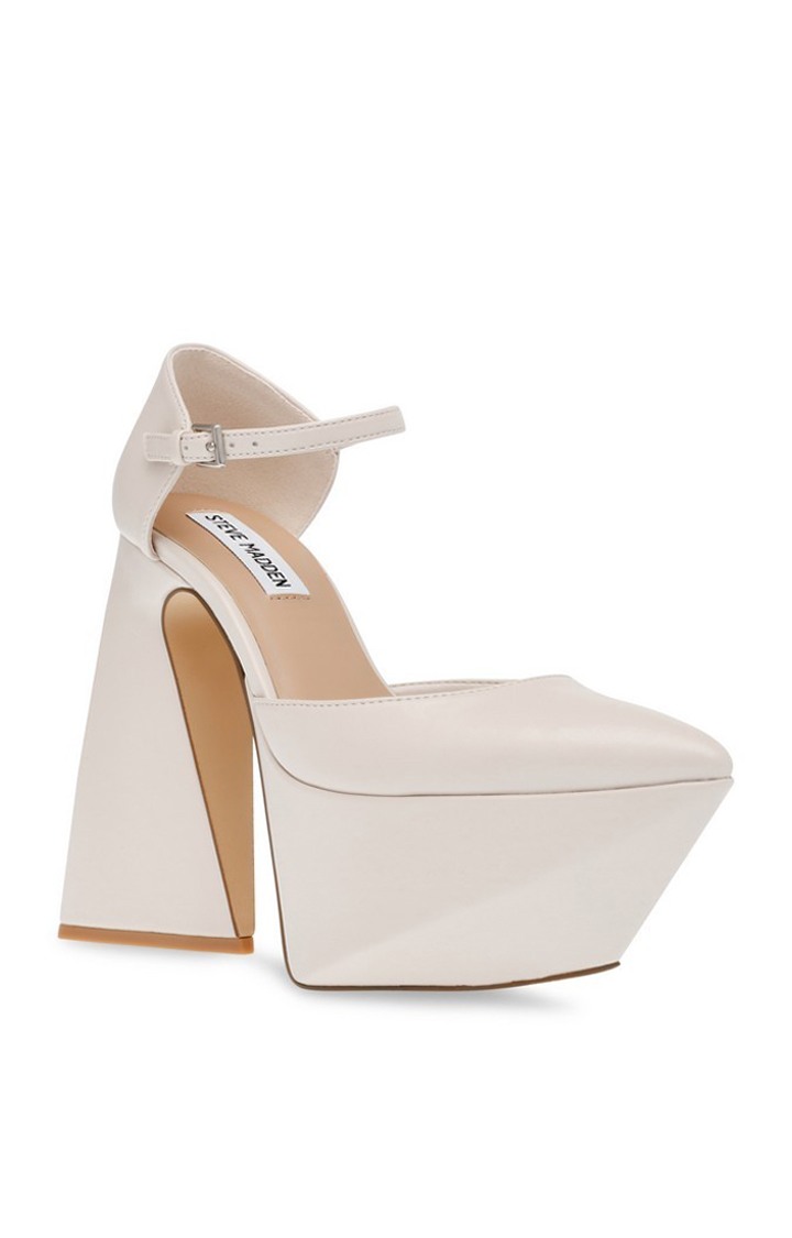 Secretz White Pumps