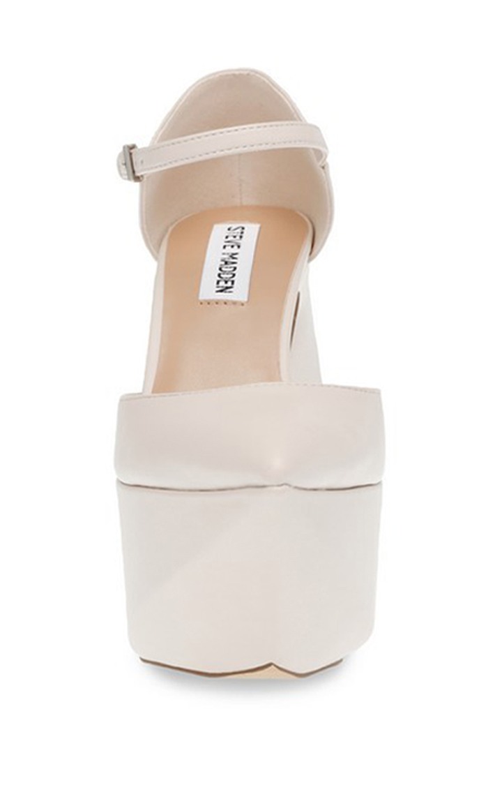 Secretz White Pumps