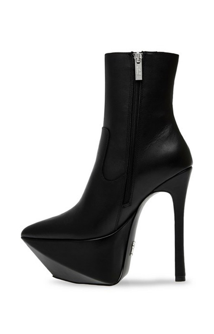 Off-Duty Black Boots