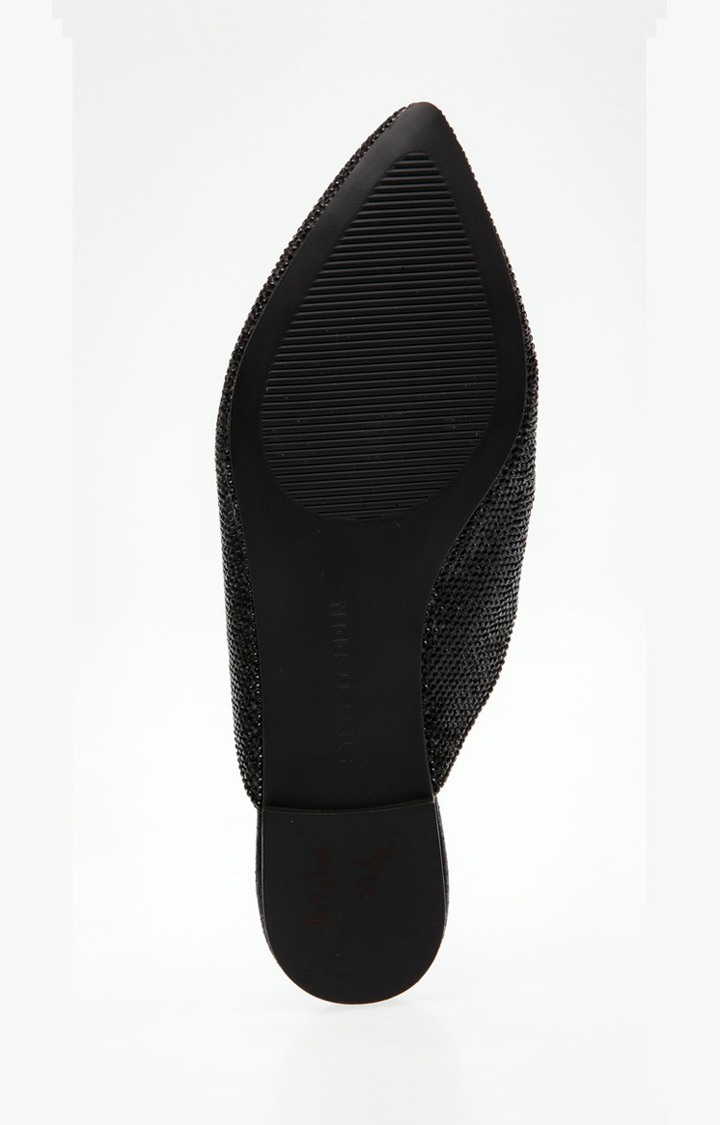 Fleur-R Black Closed Flats & Ballerinas
