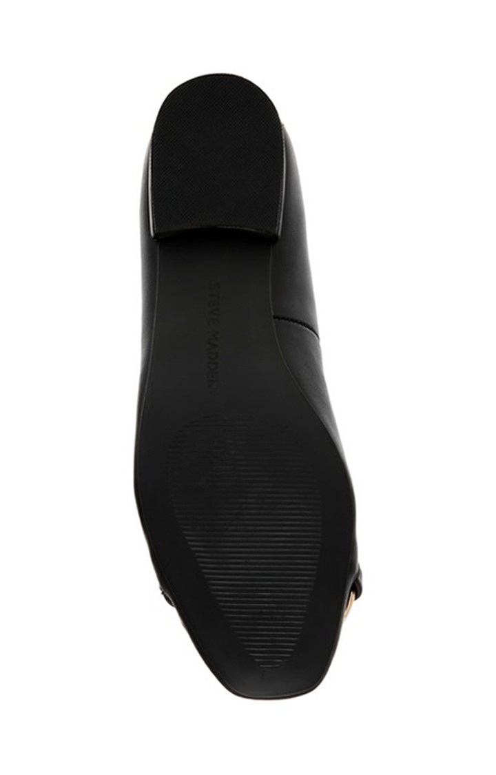 Gracyn Black Closed Flats & Ballerinas
