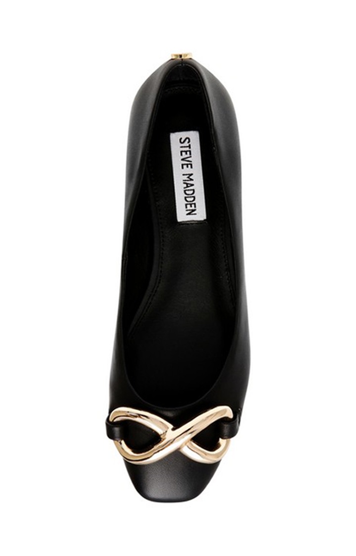 Gracyn Black Closed Flats & Ballerinas