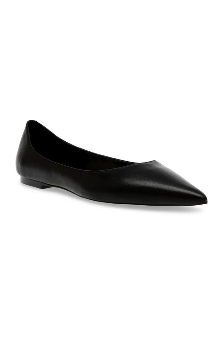Meryl Black Closed Flats & Ballerinas