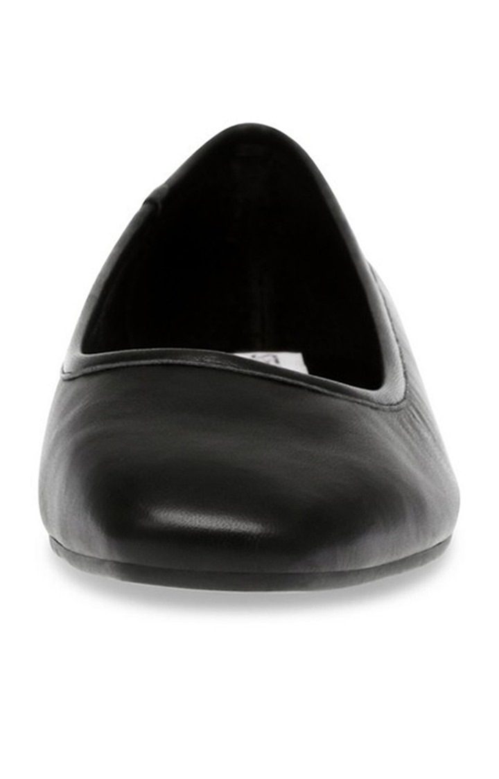Valisa Black Closed Flats & Ballerinas