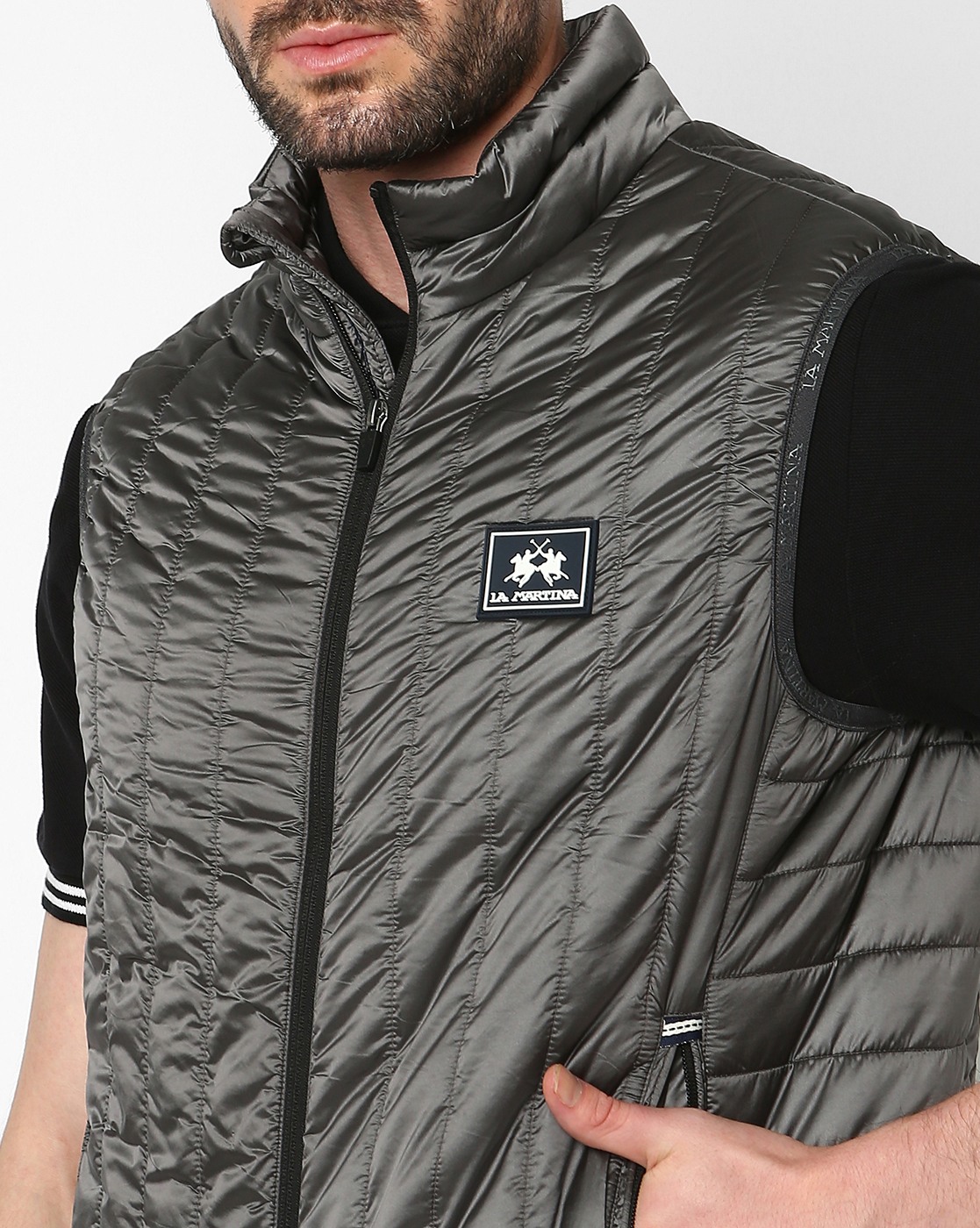 https://cdn.fynd.com/v2/falling-surf-7c8bb8/fyprod/wrkr/products/pictures/item/free/original/000000410395326005/77lyDObctJ-410395326_gy_MODEL4.jpg