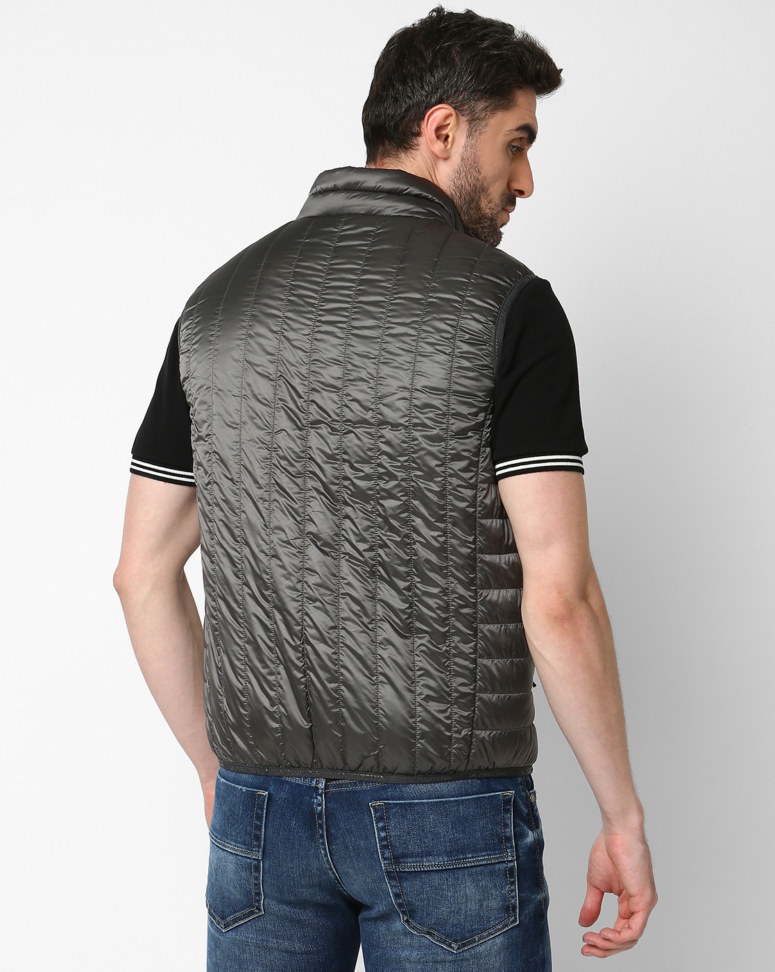 https://cdn.fynd.com/v2/falling-surf-7c8bb8/fyprod/wrkr/products/pictures/item/free/original/000000410395326005/iol8PASc7n-410395326_gy_MODEL3.jpg