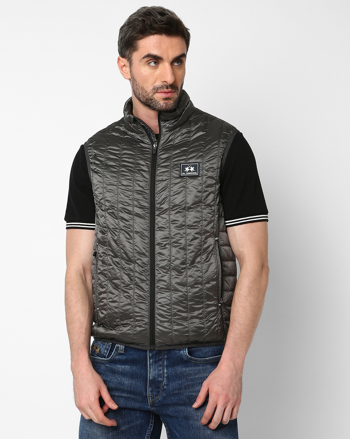 https://cdn.fynd.com/v2/falling-surf-7c8bb8/fyprod/wrkr/products/pictures/item/free/original/000000410395326005/xoacEJsODc-410395326_gy_MODEL.jpg