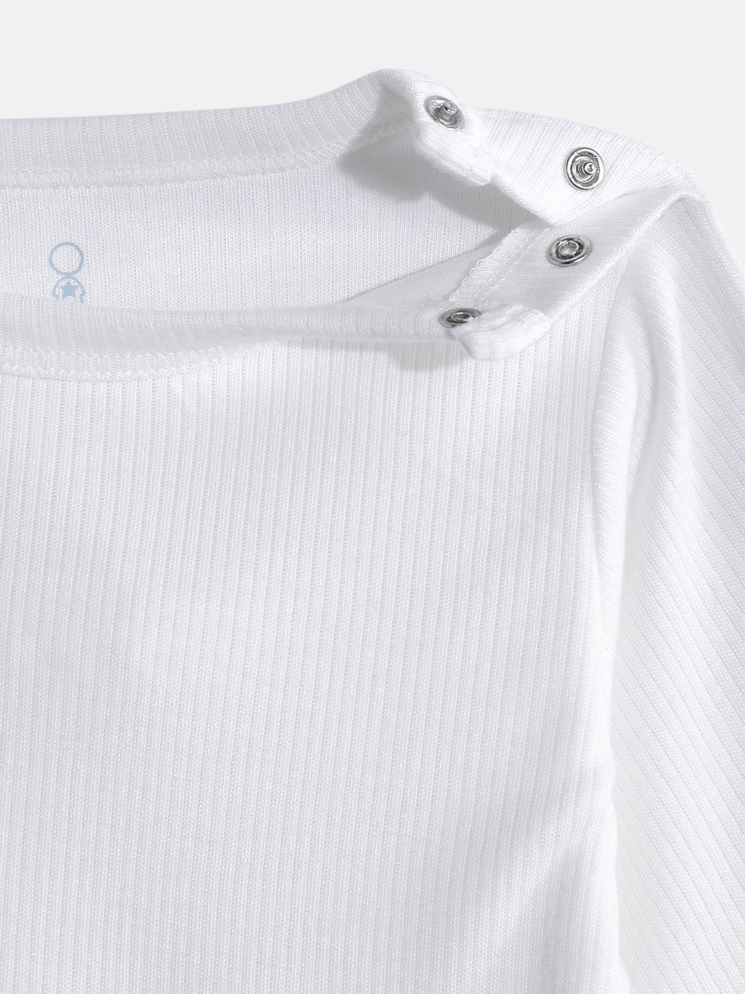 https://cdn.fynd.com/v2/falling-surf-7c8bb8/fyprod/wrkr/products/pictures/item/free/original/000000410401899001/N90wvOJnY_gB-410401899001_6.jpg