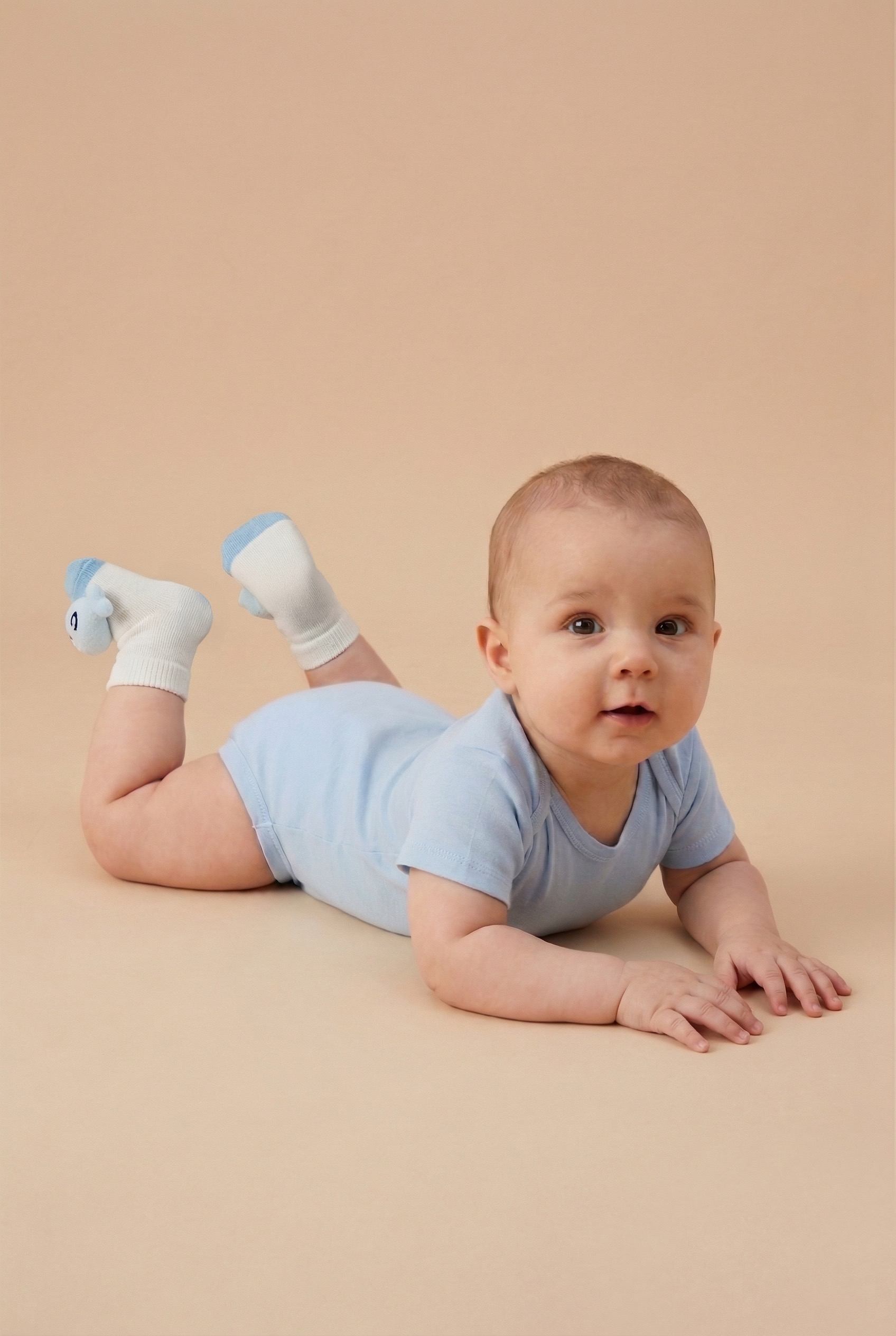 https://cdn.fynd.com/v2/falling-surf-7c8bb8/fyprod/wrkr/products/pictures/item/free/original/000000410401975001/kFuc3fb6sp8-000000410401975001_3.jpg
