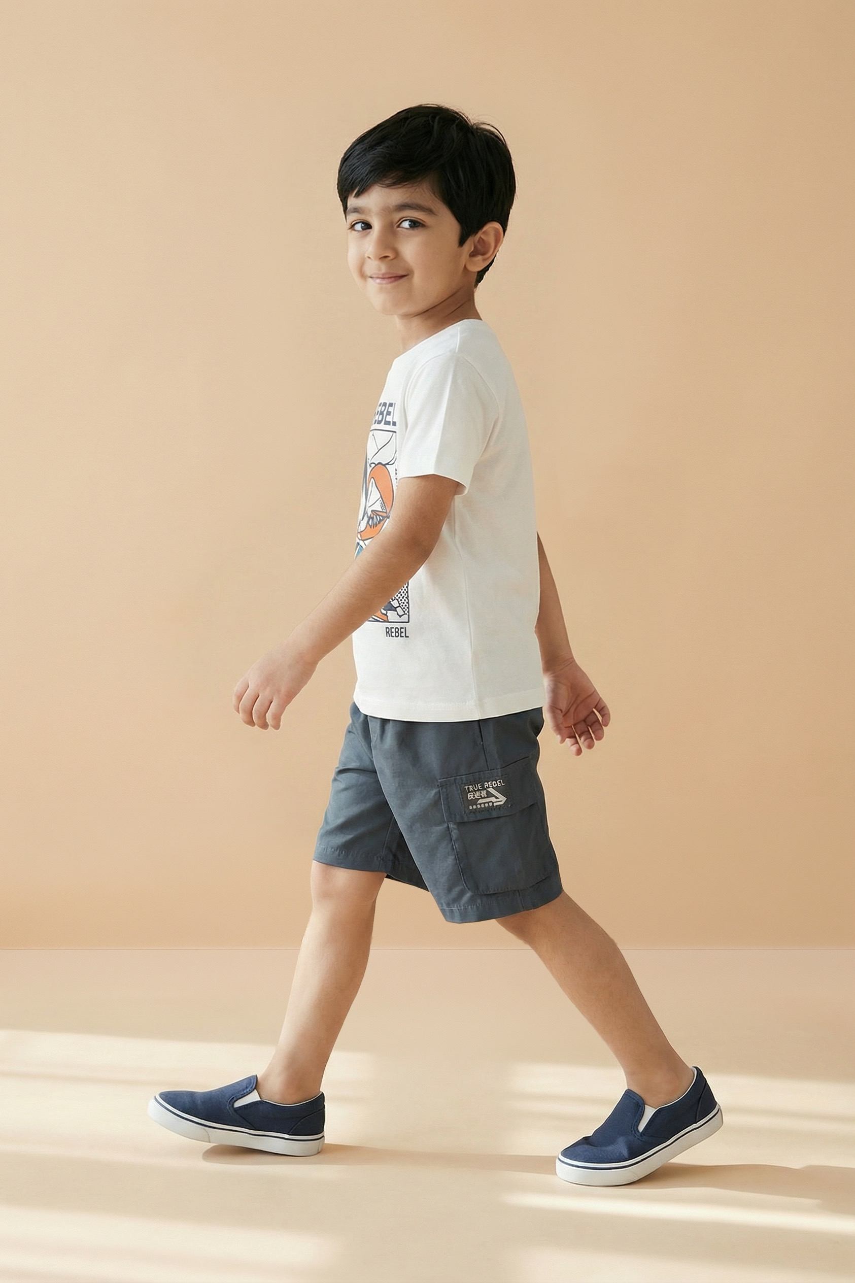 https://cdn.fynd.com/v2/falling-surf-7c8bb8/fyprod/wrkr/products/pictures/item/free/original/000000410401989001/e_U8EffR0Lt-000000410401989001_3.jpg