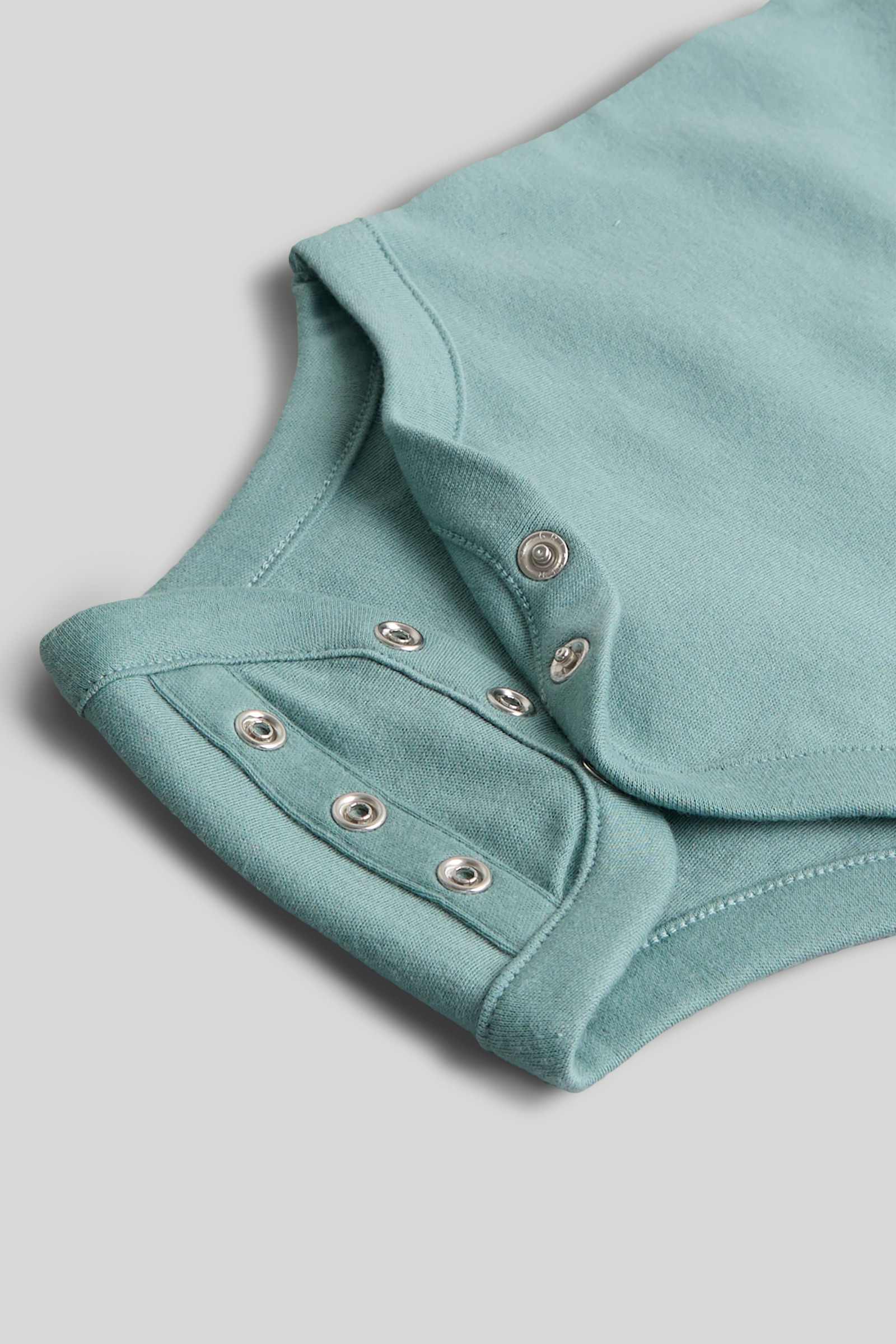 https://cdn.fynd.com/v2/falling-surf-7c8bb8/fyprod/wrkr/products/pictures/item/free/original/000000410403269001/h1AMtr7b6sKd-000000410403269001-4.jpeg