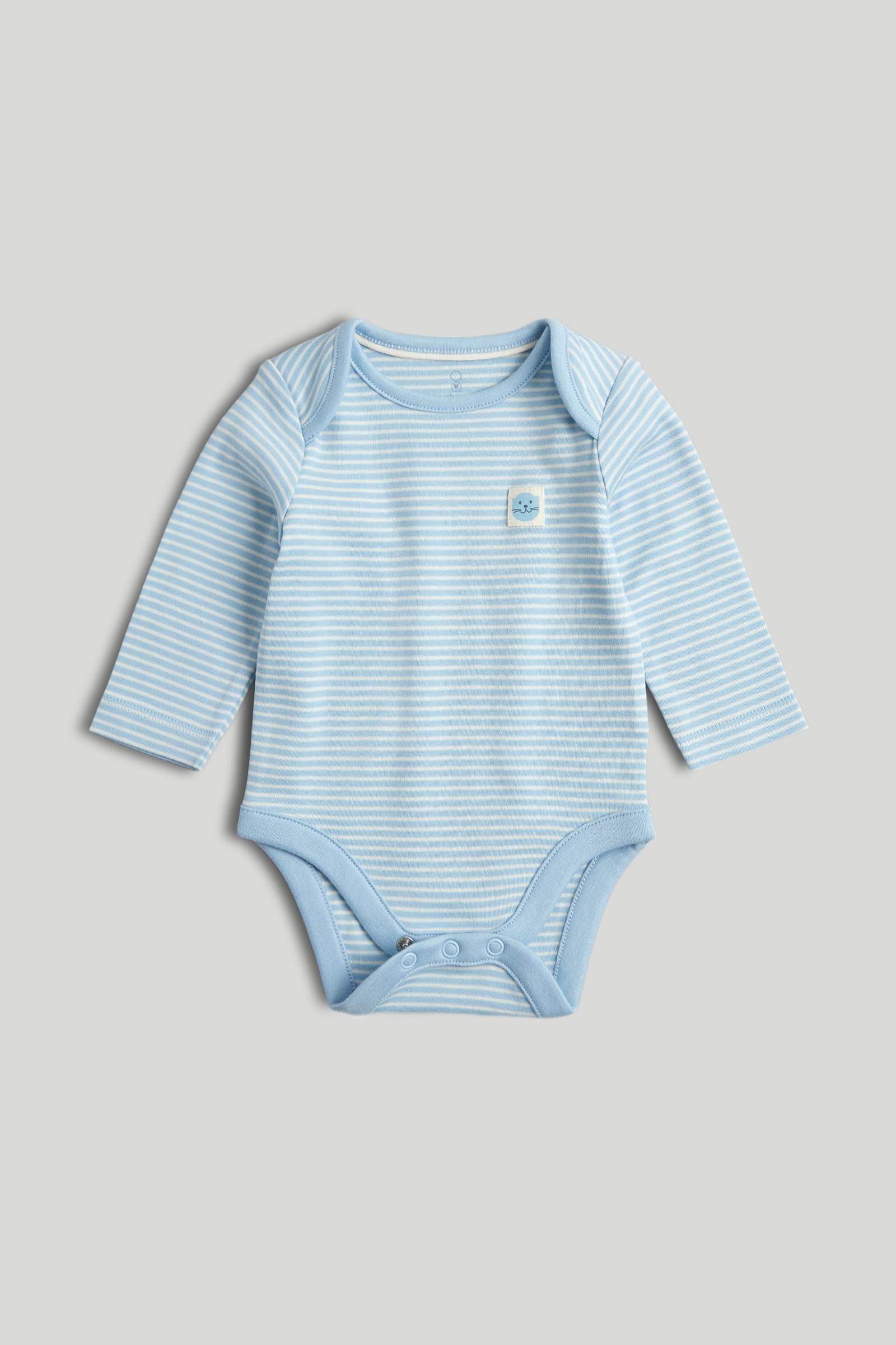 https://cdn.fynd.com/v2/falling-surf-7c8bb8/fyprod/wrkr/products/pictures/item/free/original/000000410403395001/juSPxgwAl1d-000000410403395001-3.jpeg