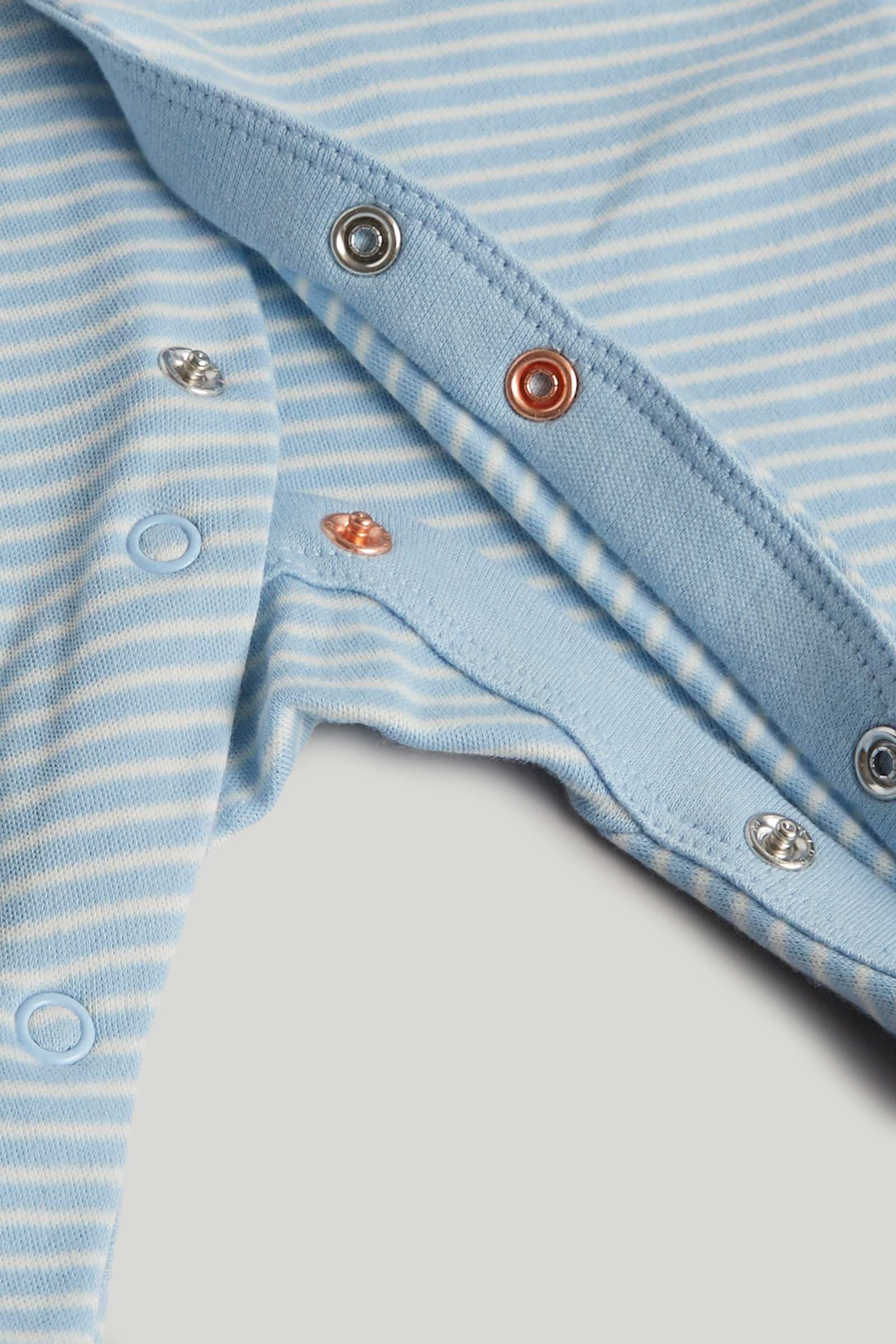 https://cdn.fynd.com/v2/falling-surf-7c8bb8/fyprod/wrkr/products/pictures/item/free/original/000000410403395001/xt_iHGePOat-000000410403395001-7.jpeg