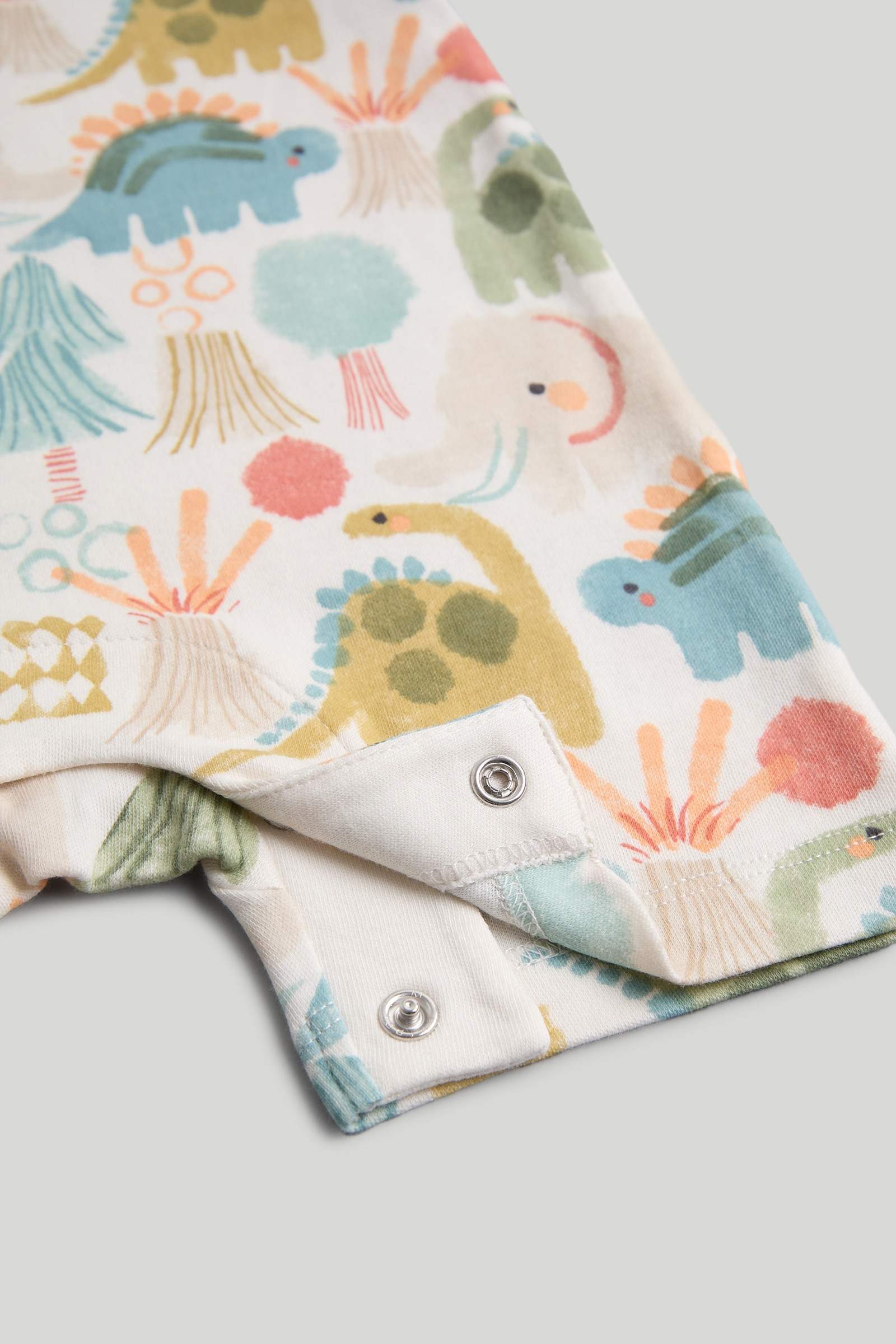 https://cdn.fynd.com/v2/falling-surf-7c8bb8/fyprod/wrkr/products/pictures/item/free/original/000000410403399001/osPBBihiKf3-000000410403399001-8.jpeg