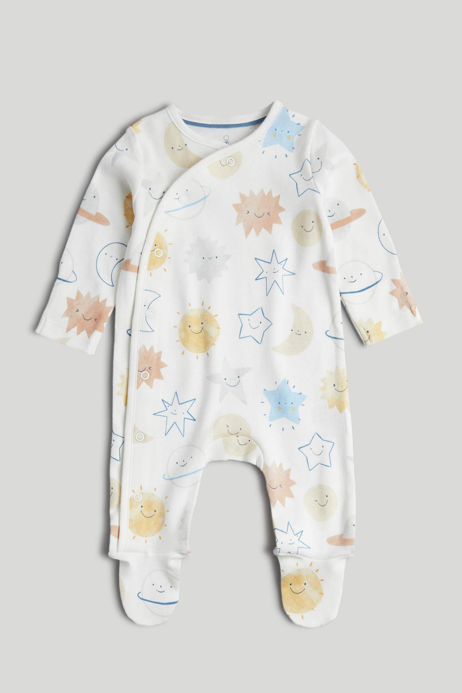 https://cdn.fynd.com/v2/falling-surf-7c8bb8/fyprod/wrkr/products/pictures/item/free/original/000000410403417001/mQ2RfMHGVkD-000000410403417001-3.jpeg