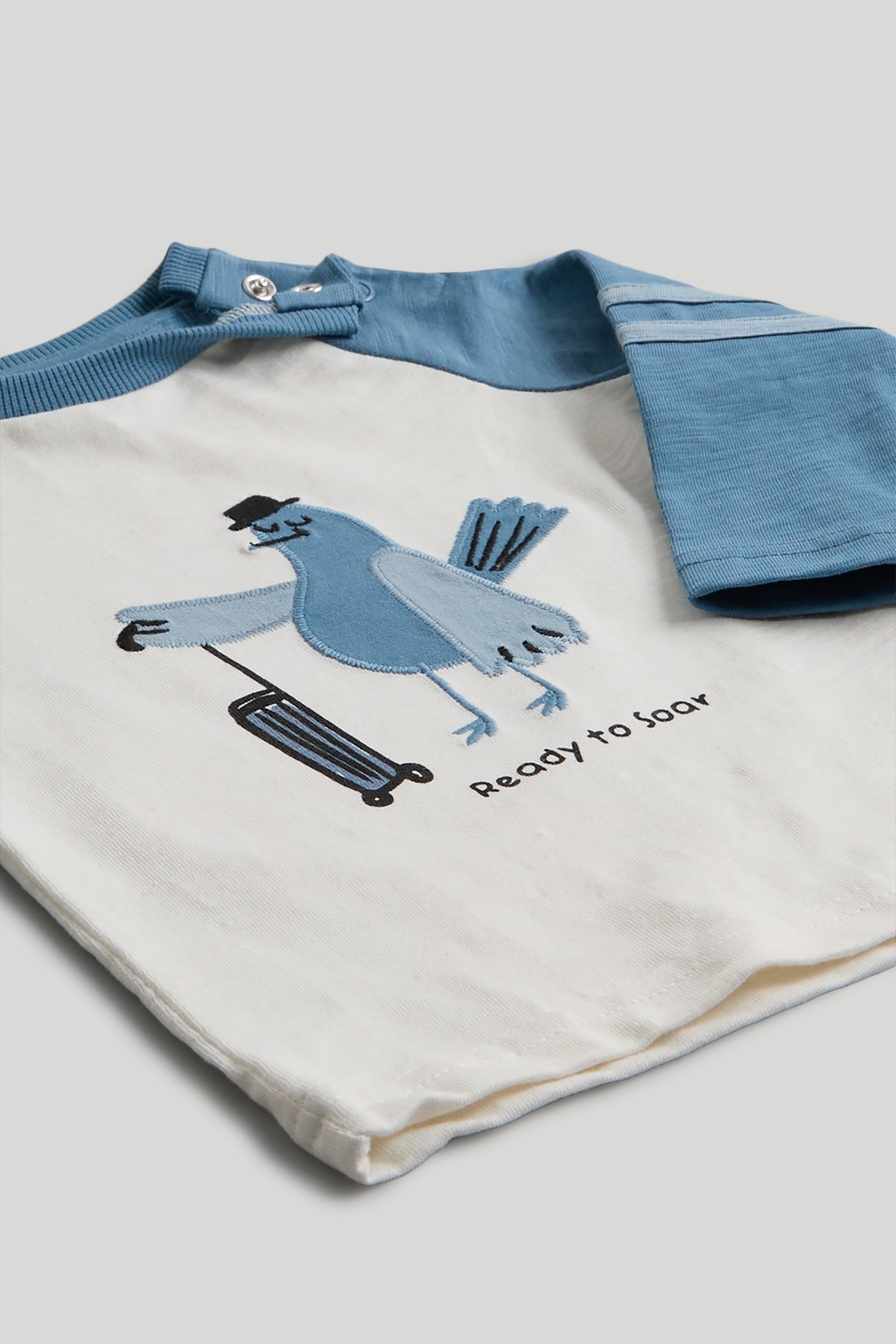 https://cdn.fynd.com/v2/falling-surf-7c8bb8/fyprod/wrkr/products/pictures/item/free/original/000000410403457001/eU8TFezDbFp-000000410403457001_2.jpeg