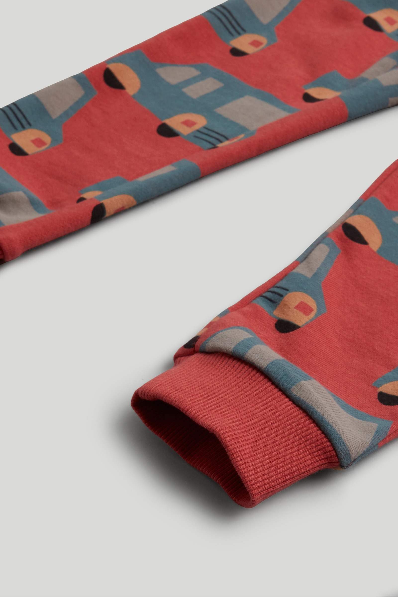 https://cdn.fynd.com/v2/falling-surf-7c8bb8/fyprod/wrkr/products/pictures/item/free/original/000000410403494001/ZiZhxuE6T5F-000000410403494001-3.jpeg