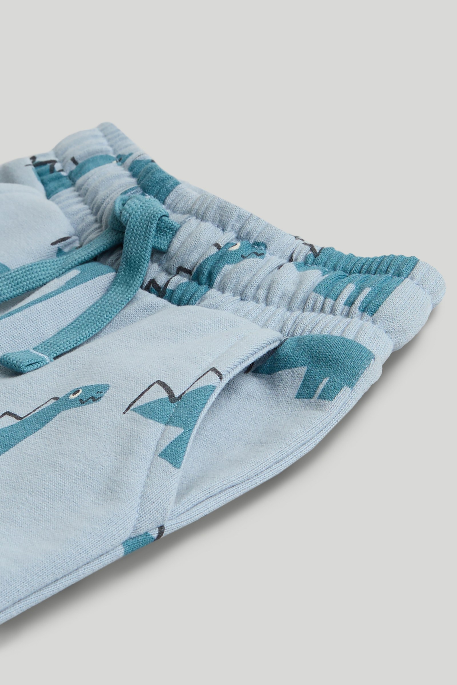 https://cdn.fynd.com/v2/falling-surf-7c8bb8/fyprod/wrkr/products/pictures/item/free/original/000000410403794001/r86Ho0FaDmi-000000410403794001_3.jpeg