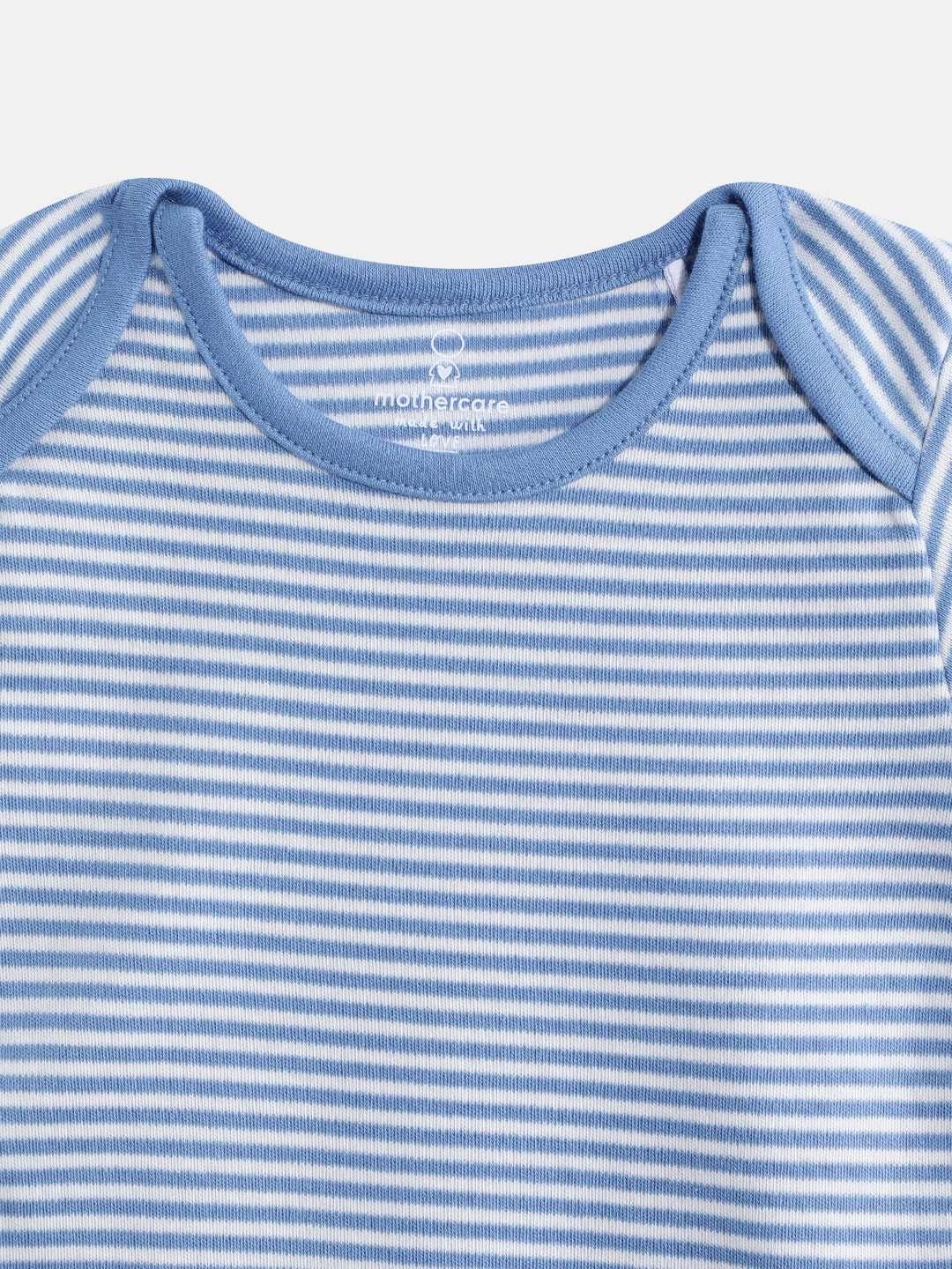 https://cdn.fynd.com/v2/falling-surf-7c8bb8/fyprod/wrkr/products/pictures/item/free/original/000000410404337001/EFGILVtaWDV-410404337001_11.jpg