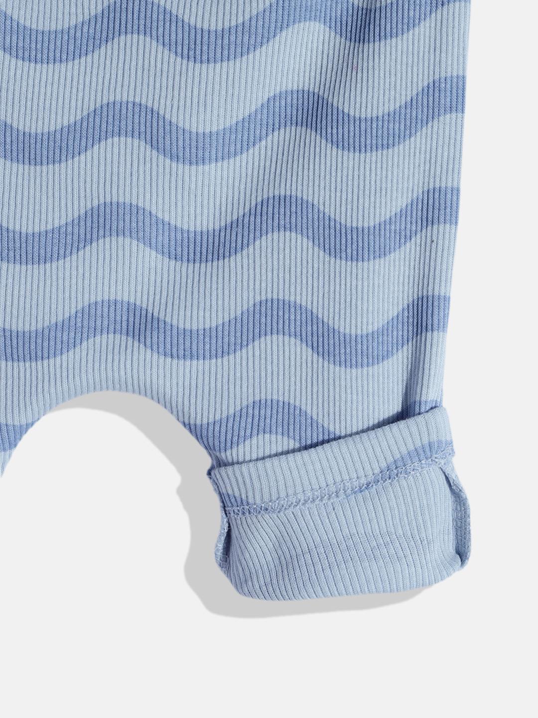 https://cdn.fynd.com/v2/falling-surf-7c8bb8/fyprod/wrkr/products/pictures/item/free/original/000000410404689001/vB6UyDNjFV0-000000410404689001_7.jpg