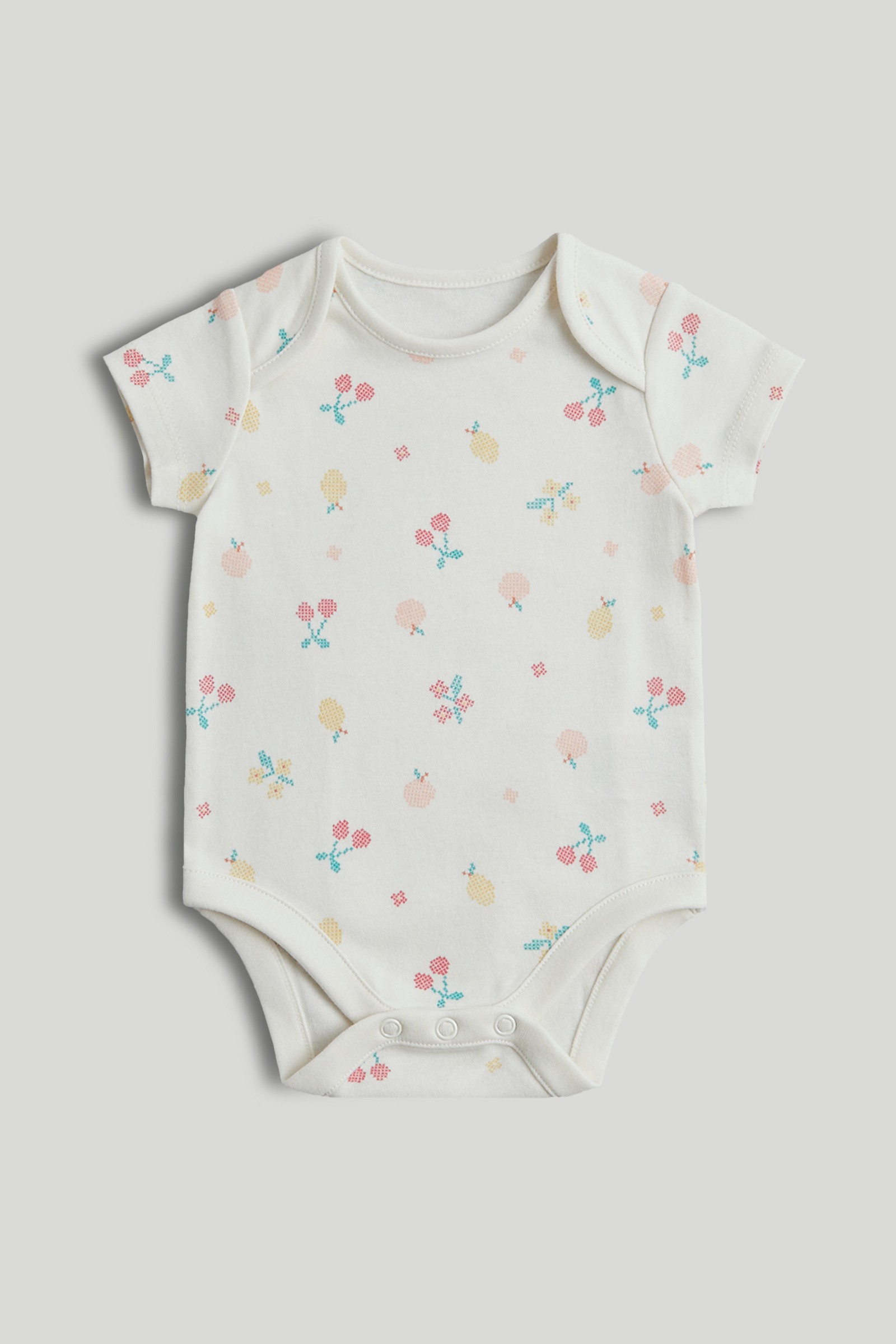 https://cdn.fynd.com/v2/falling-surf-7c8bb8/fyprod/wrkr/products/pictures/item/free/original/000000410404703001/aEBSUMOYhA-000000410404703001_5.jpg