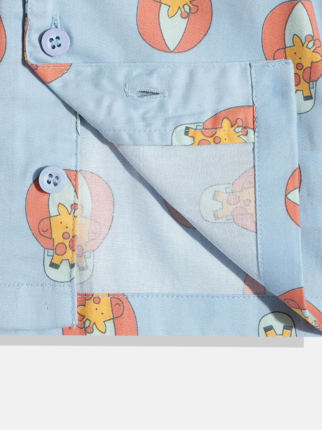 https://cdn.fynd.com/v2/falling-surf-7c8bb8/fyprod/wrkr/products/pictures/item/free/original/000000410404868001/lTpOSjkileM-000000410404868001_4.jpg