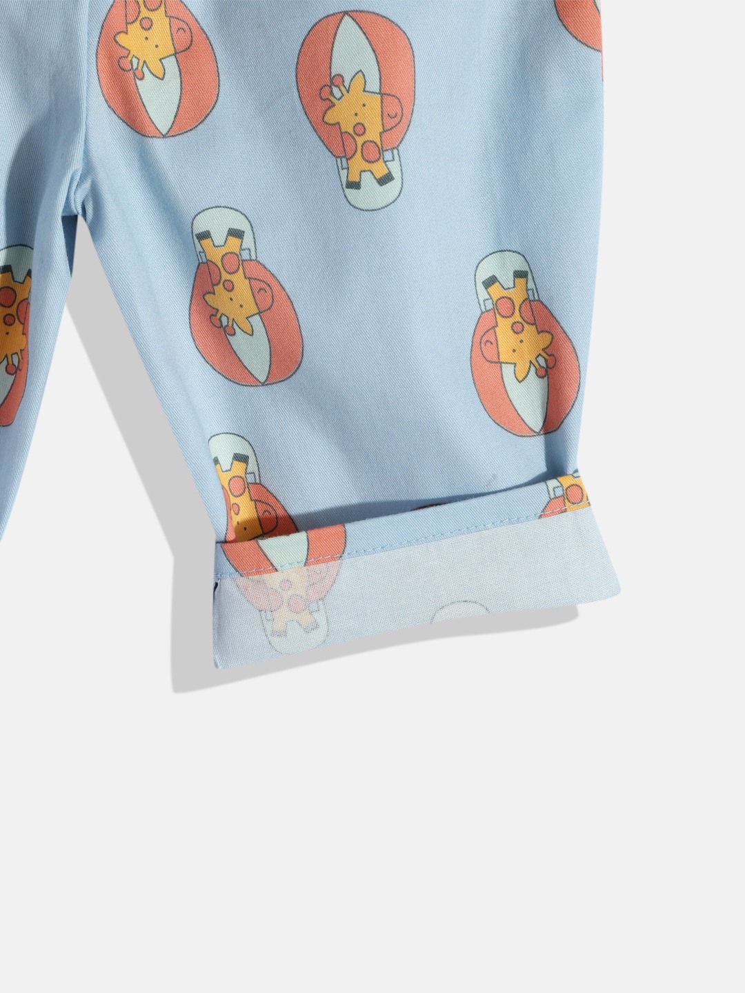 https://cdn.fynd.com/v2/falling-surf-7c8bb8/fyprod/wrkr/products/pictures/item/free/original/000000410404868001/rPDc97z2vO7-000000410404868001_7.jpg