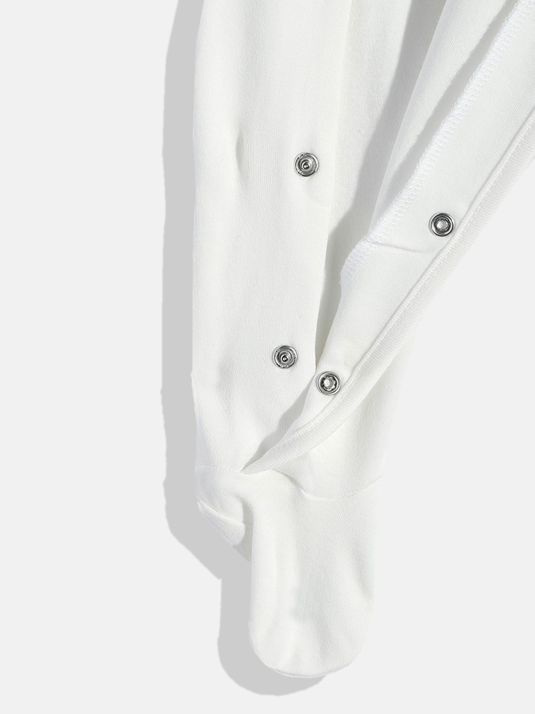 https://cdn.fynd.com/v2/falling-surf-7c8bb8/fyprod/wrkr/products/pictures/item/free/original/000000410404929001/mRN-AzkdHl3-000000410404929001_6.jpg