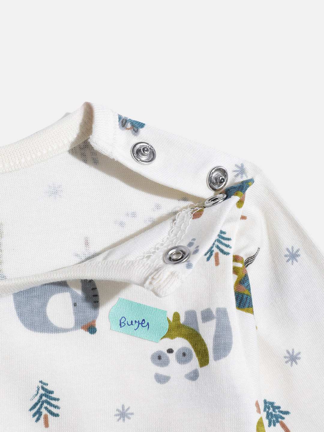 https://cdn.fynd.com/v2/falling-surf-7c8bb8/fyprod/wrkr/products/pictures/item/free/original/000000410405115001/N9H3dYs4on-GG25124_6.jpg
