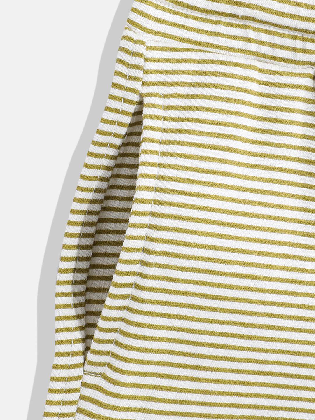 https://cdn.fynd.com/v2/falling-surf-7c8bb8/fyprod/wrkr/products/pictures/item/free/original/000000410405127001/bfn9nQFEvZL-410405127001_11.jpg