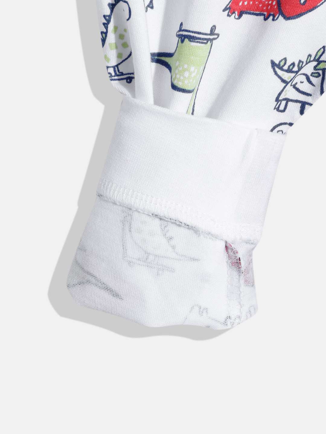 https://cdn.fynd.com/v2/falling-surf-7c8bb8/fyprod/wrkr/products/pictures/item/free/original/000000410405147001/5AXOHY6WvU7-GG25103_13.jpg