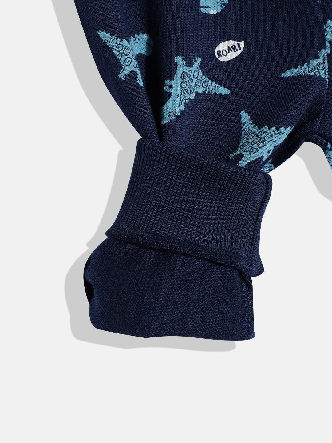 https://cdn.fynd.com/v2/falling-surf-7c8bb8/fyprod/wrkr/products/pictures/item/free/original/000000410405150001/5XLo-eutkVT-GG25111_4.jpg