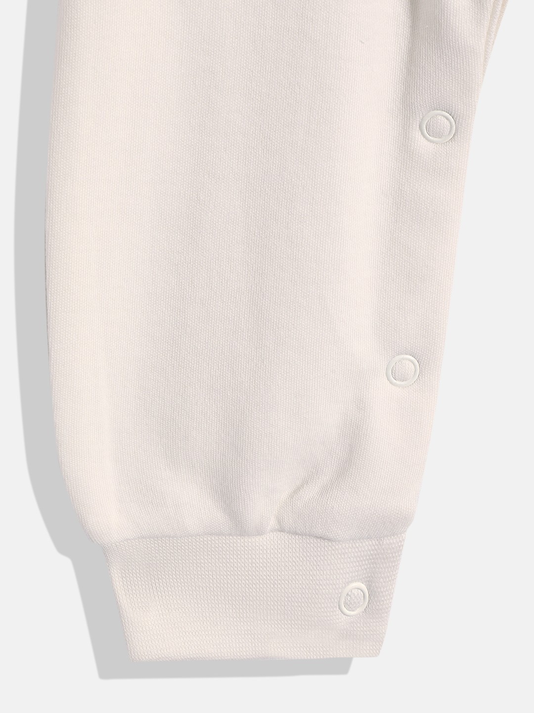 https://cdn.fynd.com/v2/falling-surf-7c8bb8/fyprod/wrkr/products/pictures/item/free/original/000000410405159001/XcTgekTFS9e-GG25015_7.jpg